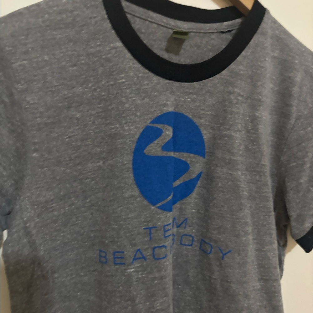 Alternative Earth Men's Size M Gray and Black Ringer Tee with Beachbody Logo - Picture 13 of 15